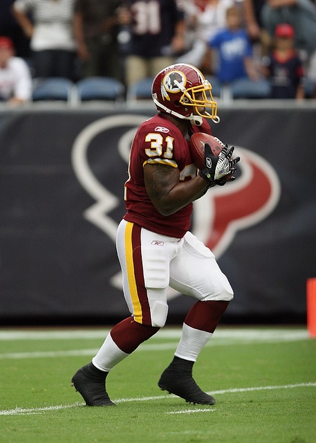 5个月2次重伤：阿诺德的皇马156分钟噩梦，数据揭示3大伤病因